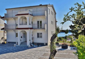 Apartments with a parking space Banjol, Rab - 21159
